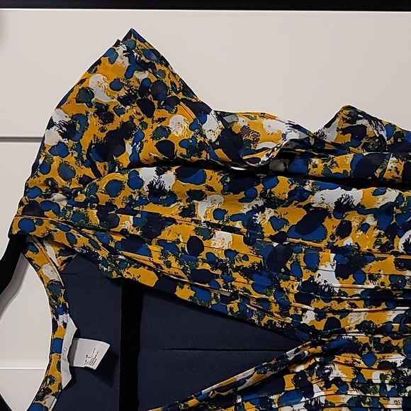 H&M Tunic Mini Dress Sz 8 Multi Abstract Flutter Sleeve V-Neck Pintucked Flowy - Picture 3 of 10